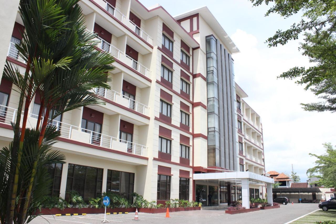 Hotel Surya Yudha Purwokerto Bagian luar foto